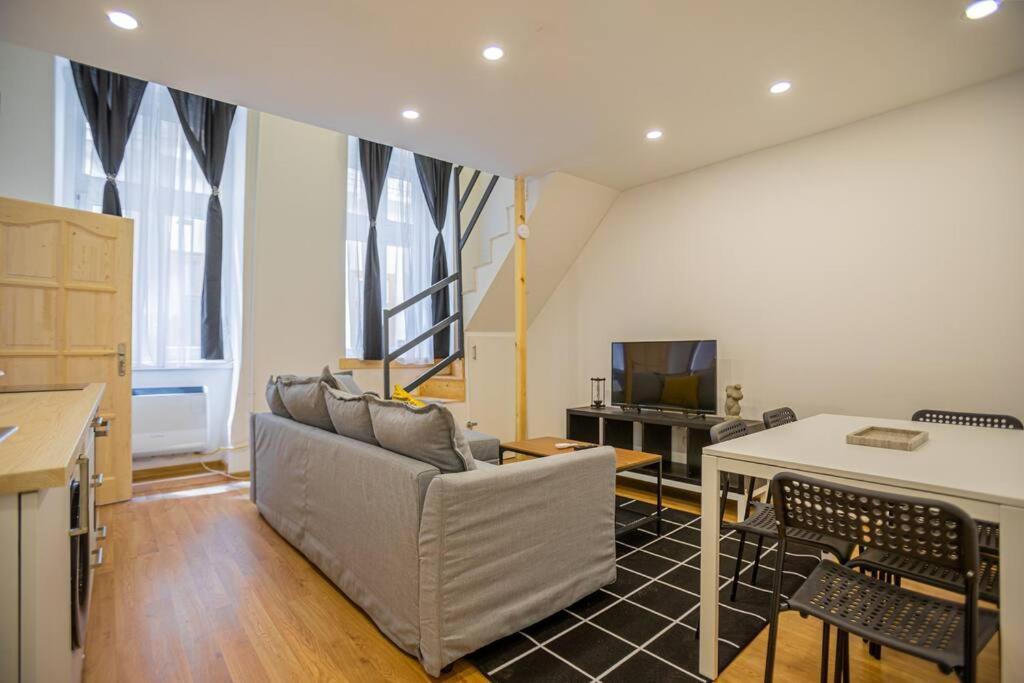 2 Bedroom Flat In The Dob Street, Venus Budapest Exteriör bild